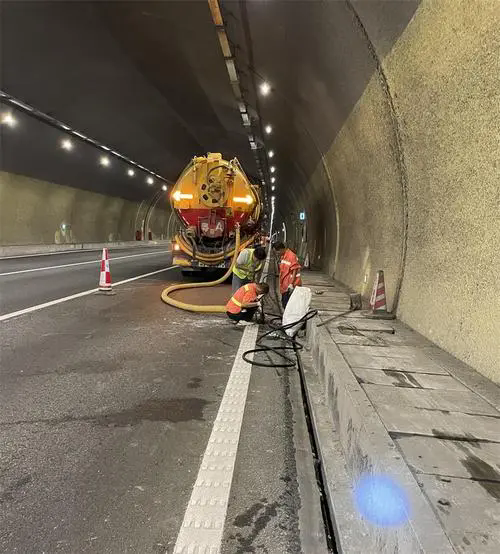 天水隧道排水渠清淤